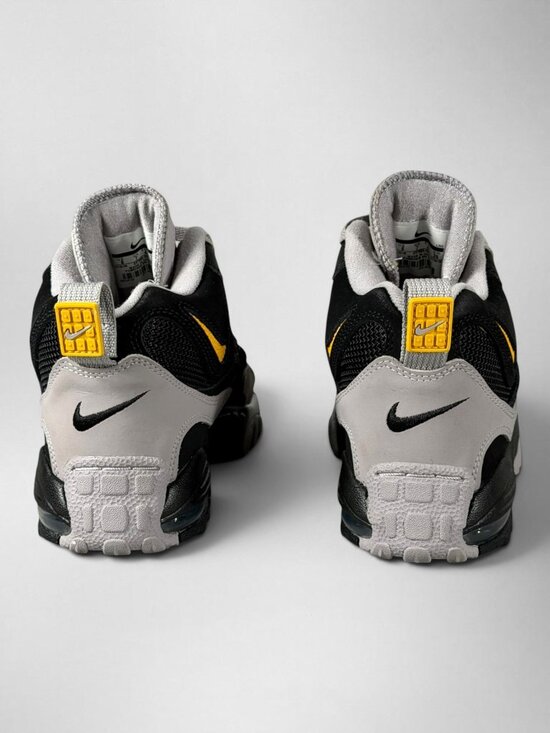 Nike Air Max Speed Turf AV7895-001 Men\'s Size 8 Black Grey Yellow